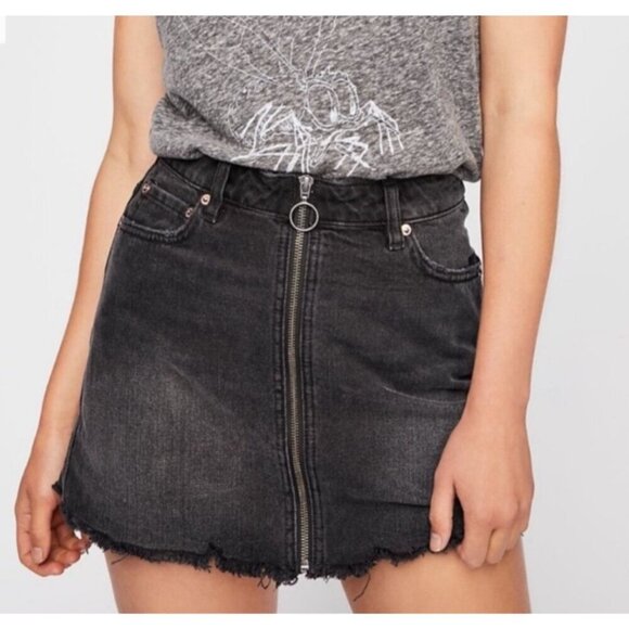 NWT Free People Black Denim Zip Front Mini Skirt Womens Size 28 Raw Hem - Picture 1 of 9